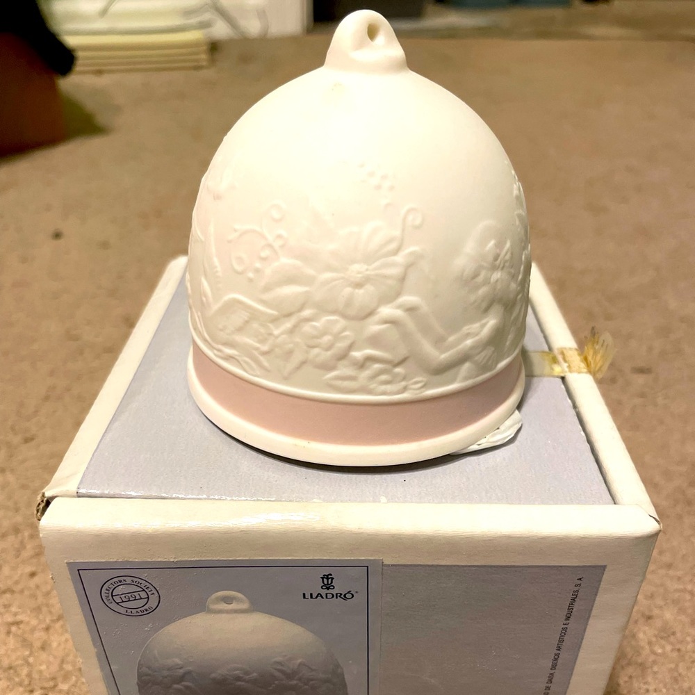 “Primavera” Lladro Bell